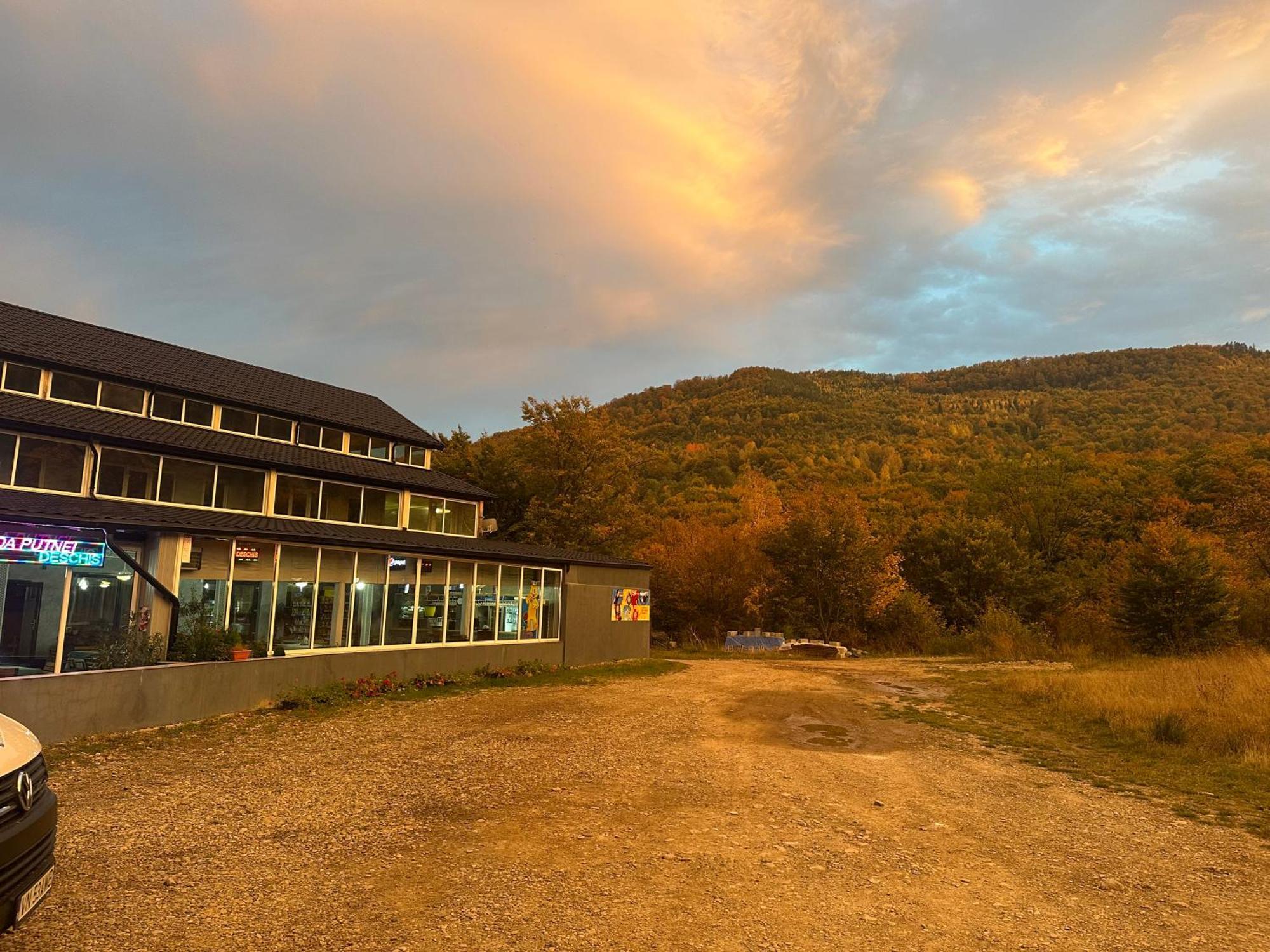 Pensiunea Cascada Putnei Lepsa Bagian luar foto